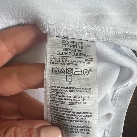 Banana Republic Pineapple beaded Blouse White XXS - Picture 9 of 9